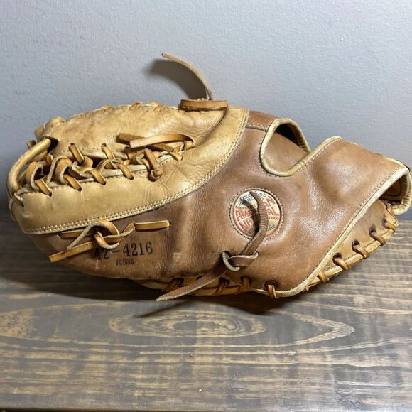 VINTAGE SPALDING JOE TORRE FIRST BASEMAN LEATHER BASEBALL GLOVE LHT 42-4216 - Picture 1 of 14